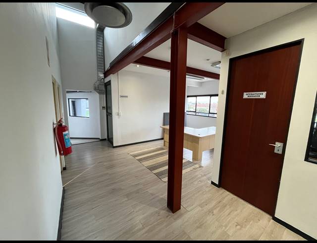 365M² OFFICE TO LET IN NDABENI